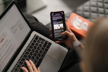 Poliția atrage atenția asupra metodelor de înșelăciune în mediul online și a atacurilor de tip spoofing
