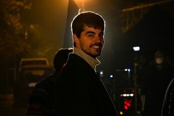 Victima unui grav accident rutier, Berk Atan, îndrăgitul actor din “Poveste din Anatolia”, și-a revenit spectaculos! (…)