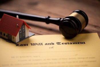 În ce condiţii se mai poate face succesiunea, dacă au trecut mai mulți ani de la decesul unui membru al familiei. (…)