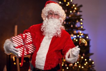 Ce tarif are Moş Crăciun în 2025, cu barbă naturală sau artificială. Care este cea mai ieftină opţiune