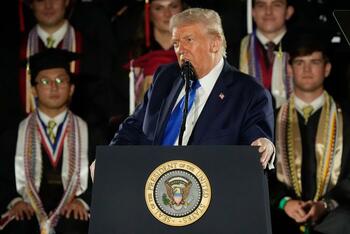 Trump, diagnosticat cu varice. Reacţia Casei Albe: 