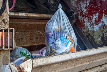 Ziua de Curățenie Națională: Peste 270.000 de voluntari, mobilizați în primul an în care evenimentul s-a desfășurat (…)
