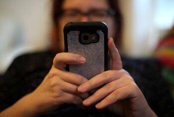 Rusia ordonă ca aplicația de mesagerie MAX, susținută de stat și rivală a WhatsApp, să fie preinstalată pe telefoane (…)