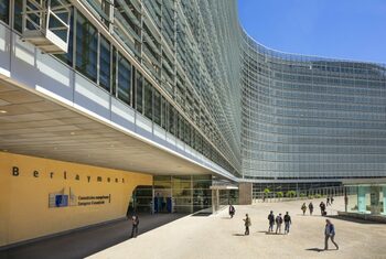 Financial Times: Comisia Europeană vrea TAXAREA marilor companii, pentru a suplimenta bugetul Uniunii Europene