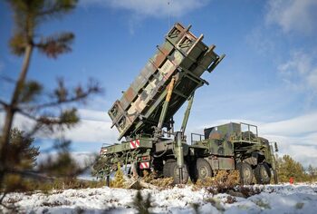 FT: Ucraina îi oferă lui Trump un contract de armament de 100 de miliarde de dolari pentru a obține garanții de (…)