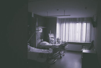 Explozie la Buftea/ Ministerul Sănătății: Cinci persoane afectate de explozie; trei au fost duse la spital