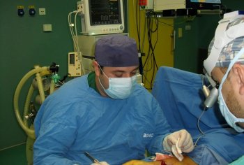 Care ar fi cauza morții medicului care s-a prăbușit în timp ce consulta un pacient. Dezvăluirile colegilor: „Făcea (…)