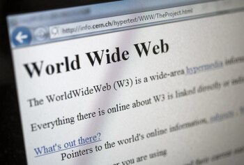 35 de ani de la începuturile internetului așa cum îl știm astăzi. Specialist: „În ultima vreme, nu ne mai unește, ci (…)