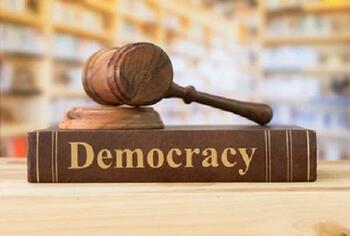 Sondaj: Europenii tot mai dezamăgiți de democrație - în România și în Franța doar 30% susțin constant democrația