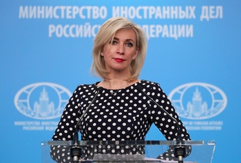 Summitul din Alaska: Zaharova ironizează mass-media occidentală, Peskov explică de ce nu au fost permise întrebări