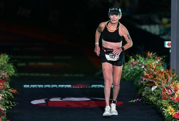 Moment istoric: o femeie a terminat Ironman la 80 de ani!