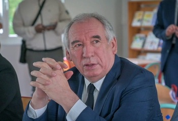 Guvernul Bayrou a pierdut votul de încredere. Macron își pierde al patrulea premier în decurs de 20 de luni