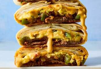Mini Crunchwraps cu vită și ou: gustări crocante, cu aromă mexicană, pentru dimineți energice
