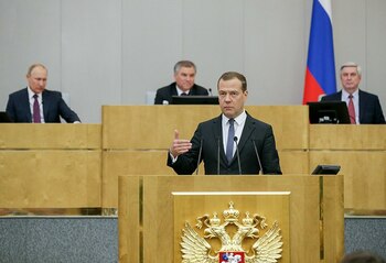 Medvedev sugerează că ar putea fi necesare lovituri preventive împotriva Occidentului
