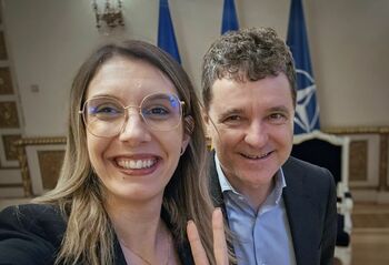 „Greta noastră de la Mediu face ce știe mai bine: blocaje, selfie-uri și discursuri lacrimogene pe TikTok; Asta în (…)