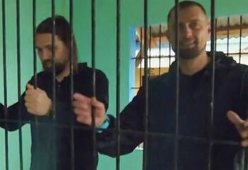 Dan Alexa şi Gabi Tamaş, luaţi cu duba poliţiei, în Filipine! Primele reacţii ale foștilor fotbaliști!
