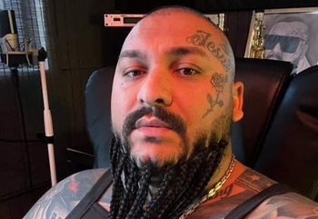 Dani Mocanu, care i-a compus o manea lui Nicușor Dan în campanie, scapă de condamnare pentru proxenetism, în baza (…)