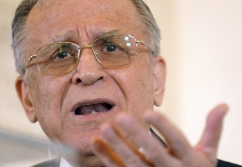 Ion Iliescu rămâne internat la terapie intensivă: ce probleme are fostul președinte
