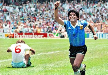 Moştenitorii lui Maradona şi un grup suedez vor gestiona marca legendarului jucător