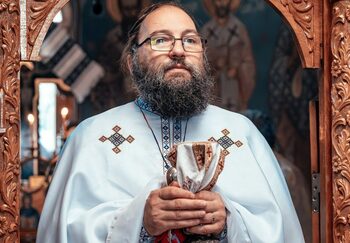 „Părinţi, învățați-vă copiii să iubească sărbătorile credinței noastre creştin-ortodoxe, nu o zi a întunericului, a (…)