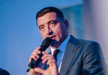 Simion, pentru Gândul: „Emmanuel Macron, în acest moment, este destul de mult într-o situație similară cu a lui (…)