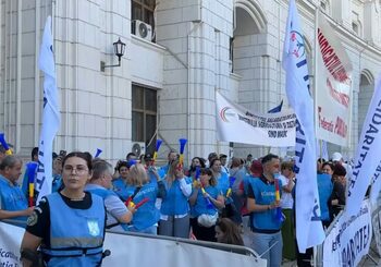 Bugetarii de la Finanțe și ANAF protestează: Nu noi trebuie să plătim austeritatea! (Video)