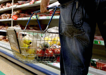 Volumul cifrei de afaceri din comerţul cu amănuntul a crescut cu 3,5% în primele cinci luni din 2025