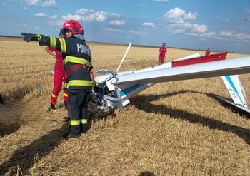 Un planor s-a prăbușit în Olt. Pilotul a murit, avea 24 de ani