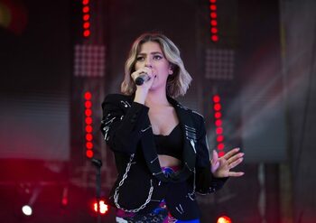 Lidia Buble, momente terifiante pe scenă. Cânta în momentul în care furtuna a oprit concertul Forza Zu: „O rupt tot”