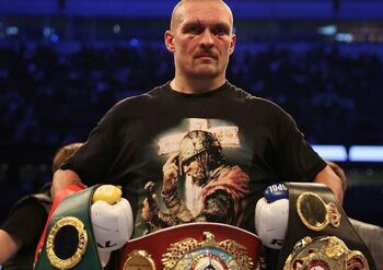 Box: Oleksandr Usik a redevenit campion mondial unificat la categoria grea