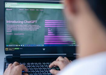 Vecini cu cloud-ul: Cum este să trăiești lângă un centru de date