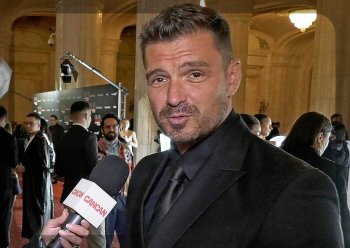 Bogdan Vlădău are viață grea de când e singur și caută ajutor în gospodărie: „Nu are cine să-mi calce hainele”