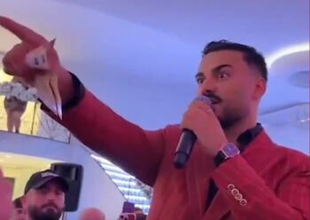 Jador a pus stop în mijlocul unui eveniment și a dat afară un bărbat. Ce s-a întâmplat: „Dacă nu iese, nu mai cânt (…)