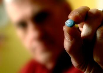 Cel mai vârstnic britanic care ia Viagra are 102 ani. Bărbatul merge la medic pentru reţetă