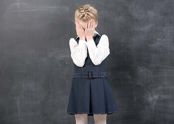 O elevă a murit după ce a fost forțată să facă 100 de genuflexiuni. De ce a fost pedepsită