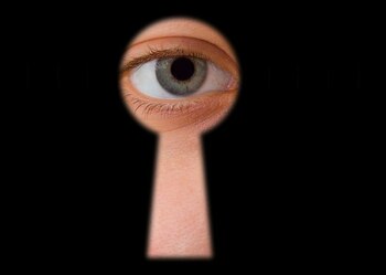 Viitorul distorsionat: cum ne influențează creierul percepția asupra a ceea ce urmează