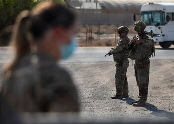 SUA vor primi în 2026 un număr istoric scăzut de refugiaţi: 7.500 / În principal vor fi albi sud-africani ”şi alte (…)