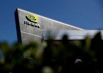 Nvidia devine prima companie din lume care depășește 5 trilioane de dolari în capitalizare bursieră, un prag istoric