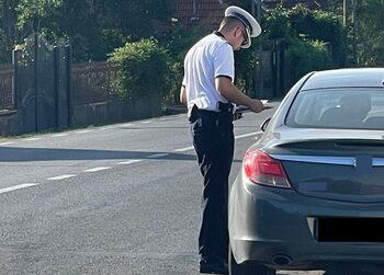 Femeie reținută după ce s-a urcat băută la volan. Aceasta avea o concentrație de peste 1 mg/l alcool pur