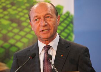 Legile de micşorarea TVA-ului la alimente şi neimpozitarea pensiilor mici... din greşeală