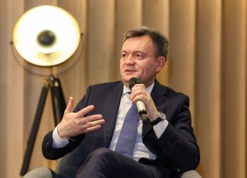 Fostul premier al Republicii Moldova, Dorin Recean, a fost decorat de preşedintele ucrainean Zelenski