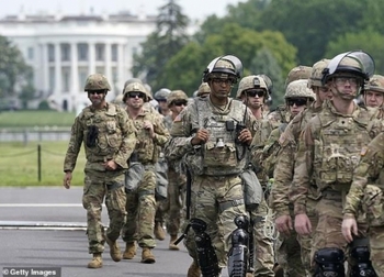 Sute de membri ai Gărzii Naţionale sosesc la Washington: care este motivul acestei mișcări controversate