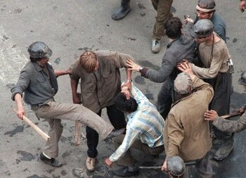 Anii în care românii au trăit iluzia libertății și a democrației. Cum a fost salvat comunismul după Revoluție