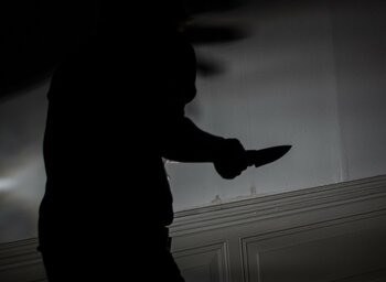 Tentativă de omor la Călărași: o femeie înjunghiată de fostul concubin într-un centru maternal