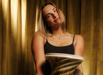 Sabalenka, în semifinalele US Open fără să joace: Vondrousova s-a retras din cauza unei accidentări