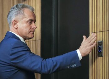 Vladimir Plahotniuc, acuzat de fraudă de 1.000.000.000 $ în Moldova, ar fi COLABORAT cu Rusia. Vizite secrete și (…)