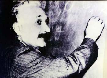Cine a fost Albert Einstein