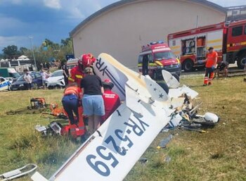 Un avion de mici dimensiuni s-a prăbușit la Orăștie. O persoană a murit, iar o alta a ajuns la spital