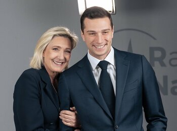 Marine Le Pen îi cere protejatului său, Jordan Bardella, să se pregătească pentru a candida la prezidenţiale în 2027