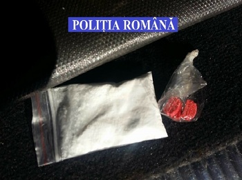 Hoț din magazine, condamnat la peste 5 ani de închisoare după ce a vândut amfetamină și ecstasy